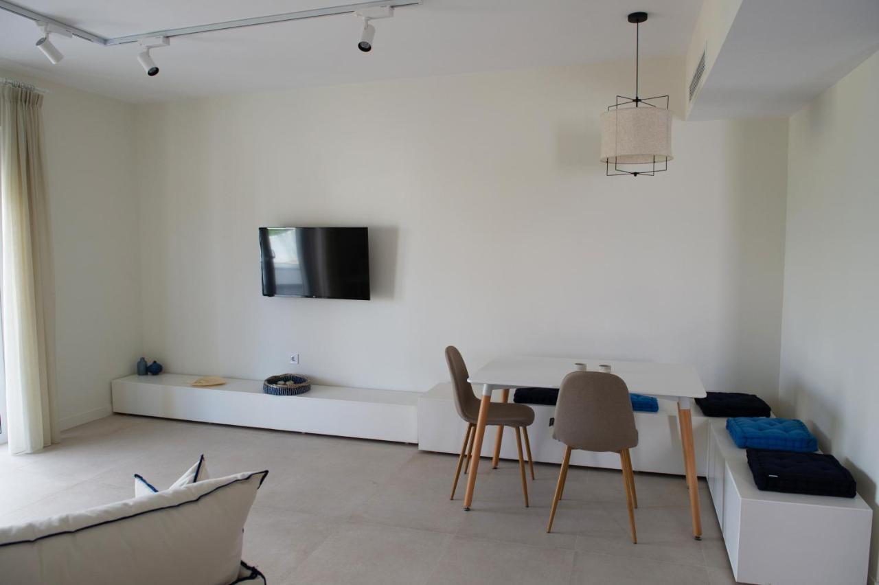 La Mer Bleue Beachfront Boutique Apartments Vrachati Luaran gambar